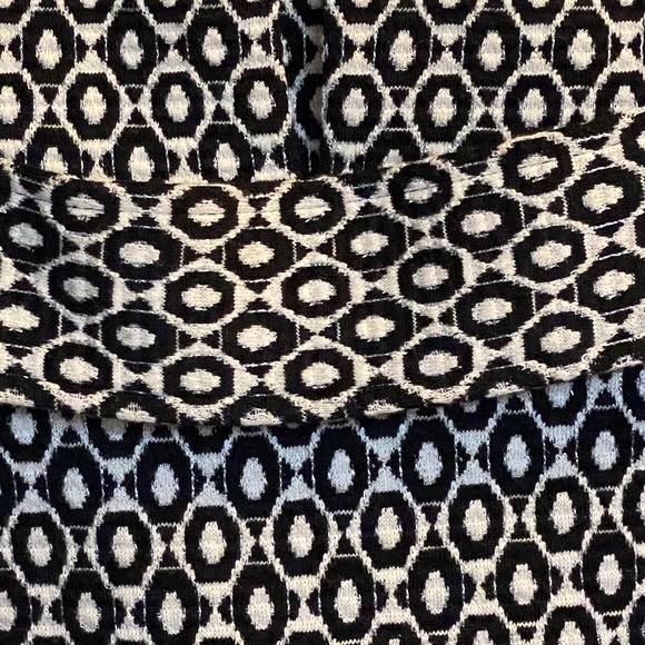 Saks Fifth Avenue Women's Size 6 Lightweight Jacket Geometric Shape Fitted - Picture 6 of 6